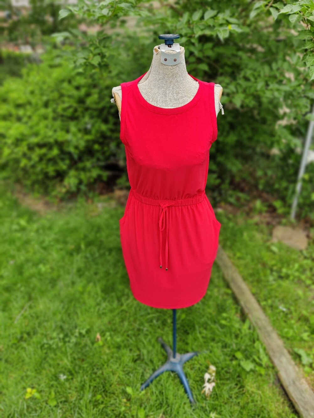 Eliza J Red Sleeveless Drawstring Waist Dress Size 4